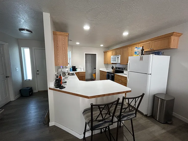 1246 NW Nina Ct — Photo 8