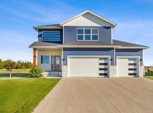 3089 Prairie Farms Cir S, Fargo, ND