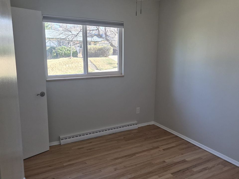 1st image of 1155 S Vancouver Way