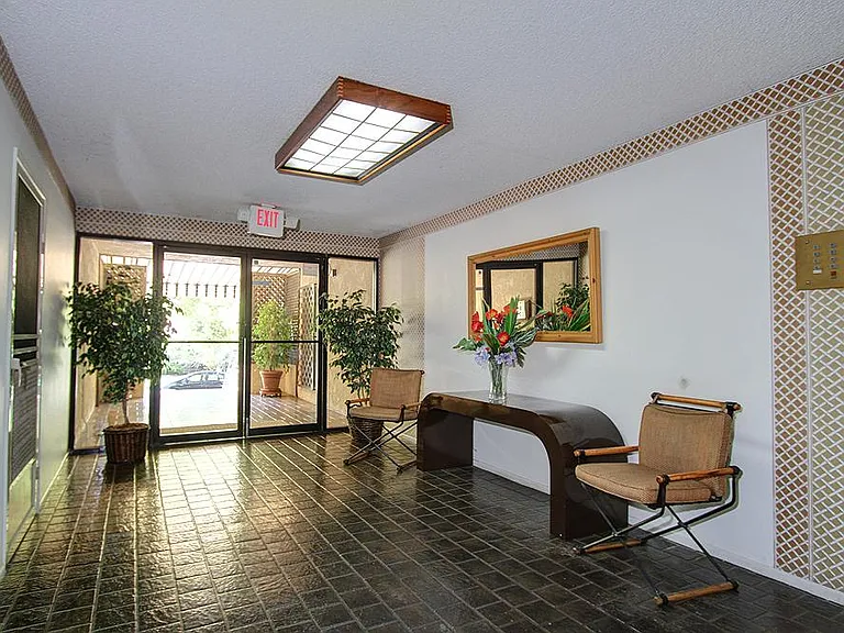 365 Burchett St #202 — Photo 4