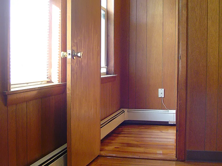21 Havre St — Photo 5