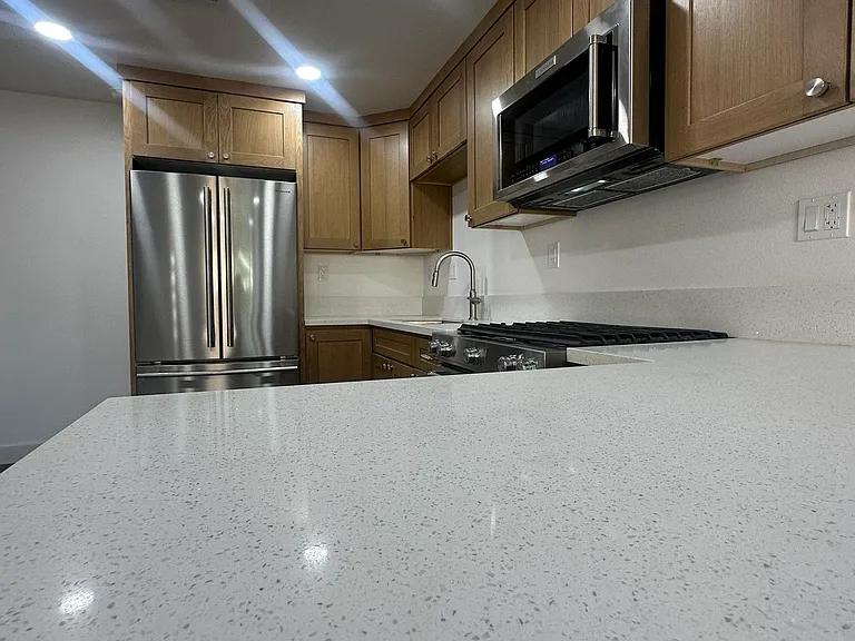 2253 E Oshkosh Ave #B — Photo 10