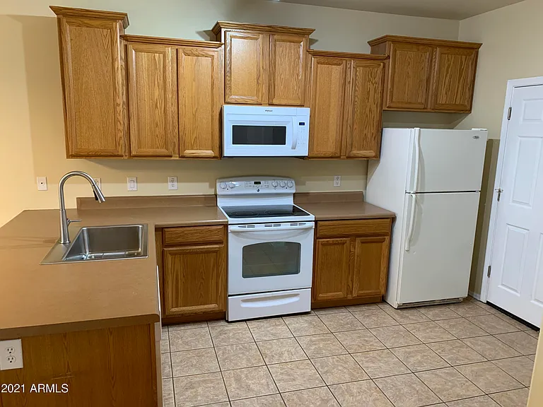 3040 W Cavalry Dr — Photo 7