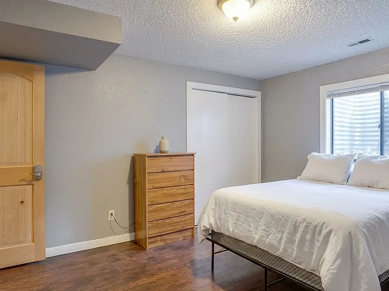 6435 Chantilly Pl — Photo 37