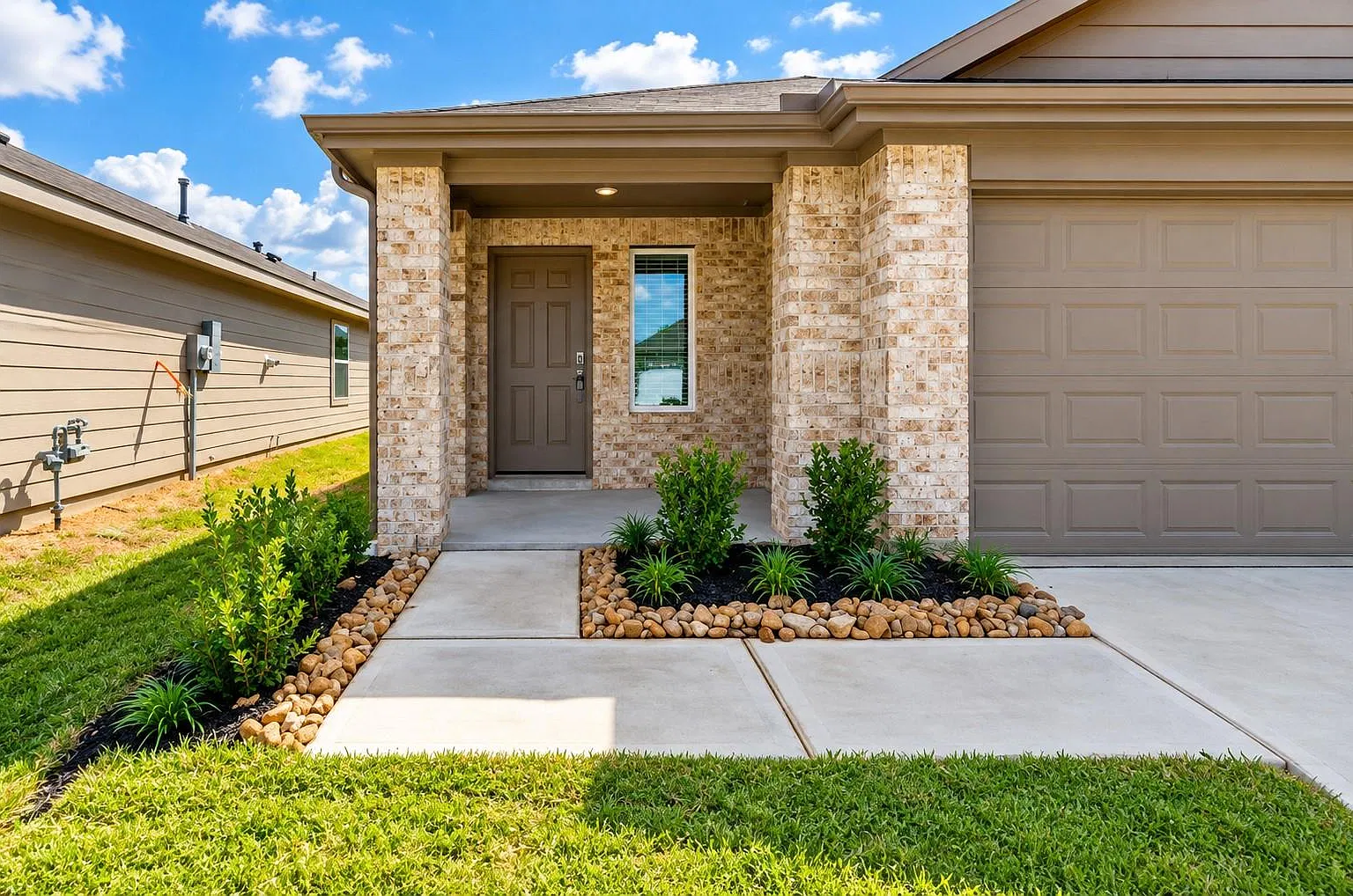 3 bed, 2.0 bath, 1550 sqft, $1,950 — Photo 2