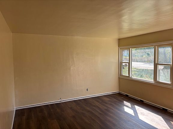 4th image of 1428 W 45th Ave