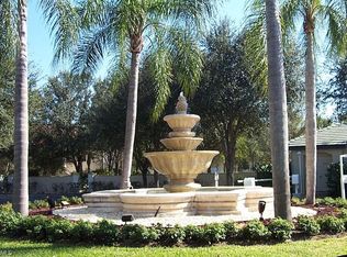 200 Vintage Cir #D-201, Naples, FL 34119