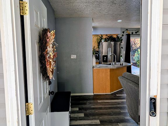 4th image of 516 Ginger St