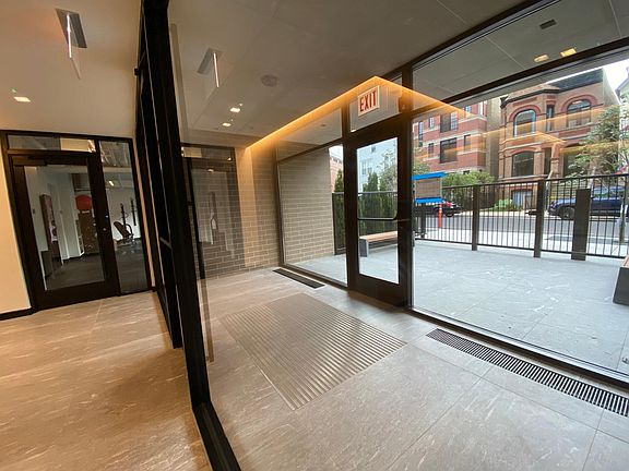 3rd image of 1118-1120 W Patterson Ave #306