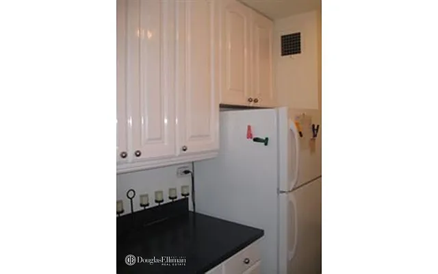 Rented by Douglas Elliman | media 4