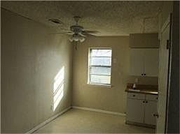 5th image of 402 Rosewood Hills Dr