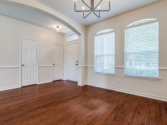 4th image of 5011 Coney Island Dr