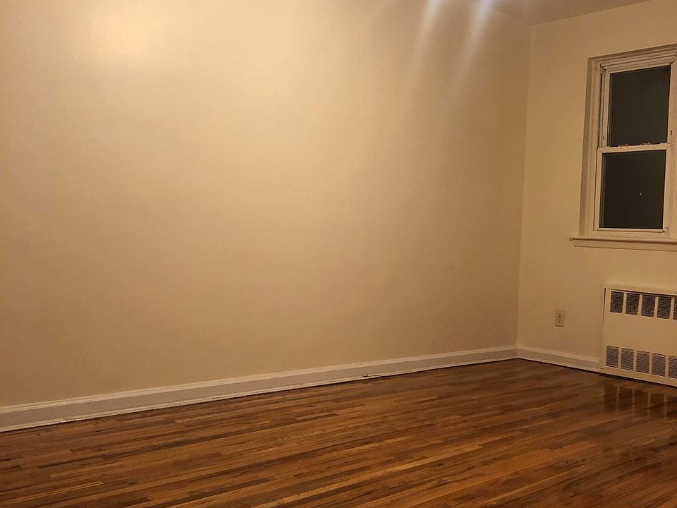1st image of 8773 23rd Ave #2