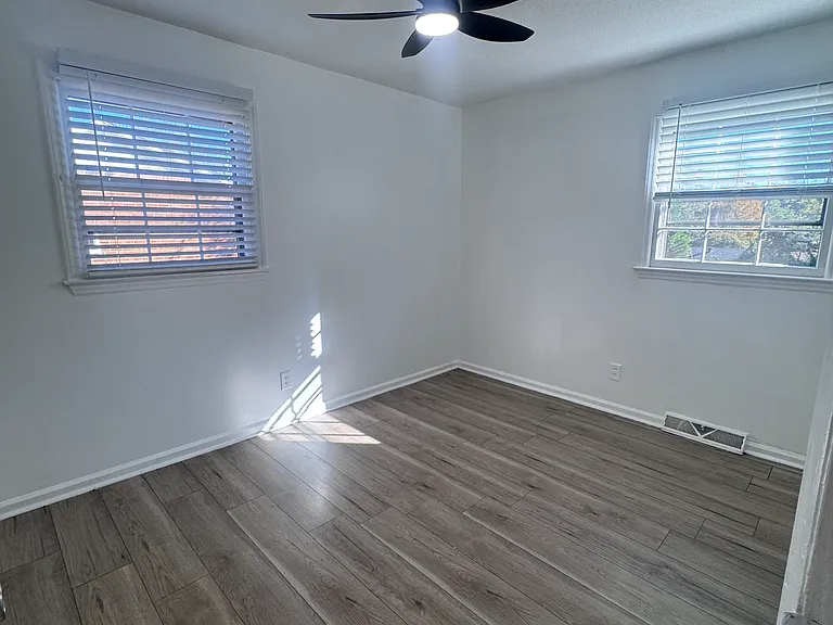 1514 Glenridge Rd — Photo 30