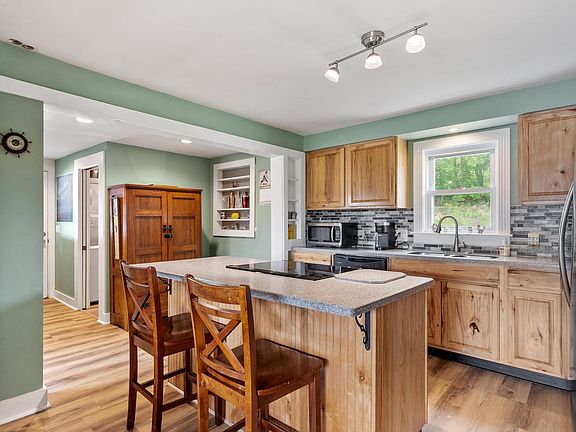 2nd image of 32 Rollins Road