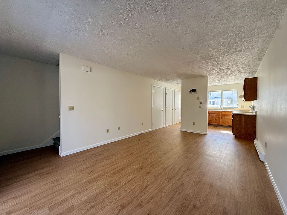 1st image of 37 Oakwood Ter