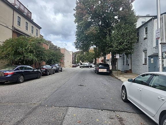 5th image of 1205 S Ellwood Ave