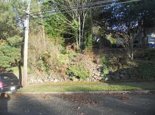 2909 SW Moss St, Portland, OR 97219