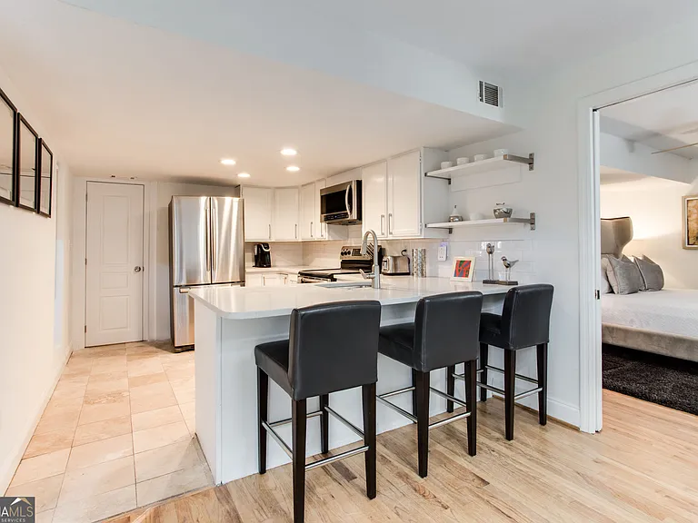 524 Seminole Ave NE — Photo 48