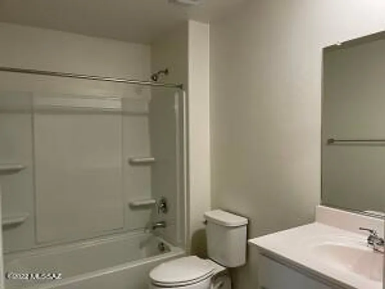 1123 E Descent St — Photo 31
