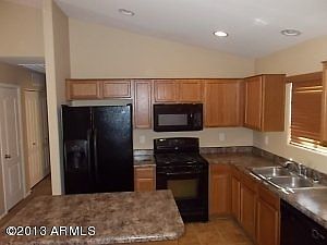 4th image of 39962 W Thornberry Ln