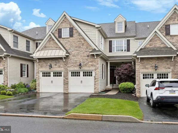 213 Caspian Ln, Norristown, PA 19403