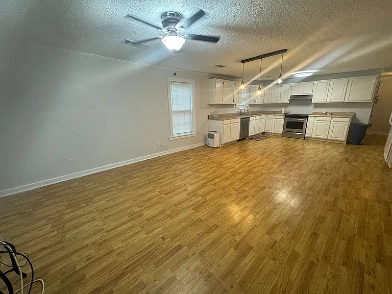 5112 Kraft St — Photo 20