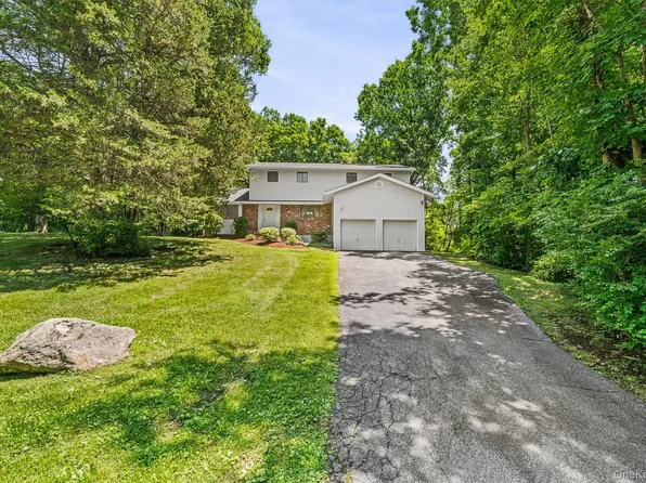 2 Peter A Beet Drive, Cortlandt Manor, NY 10567