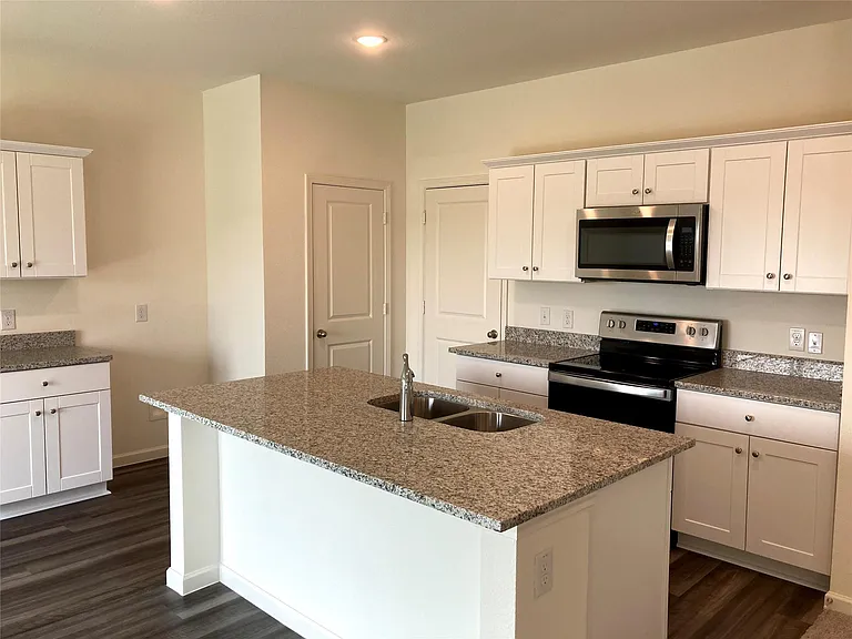 311 Madison Way — Photo 3
