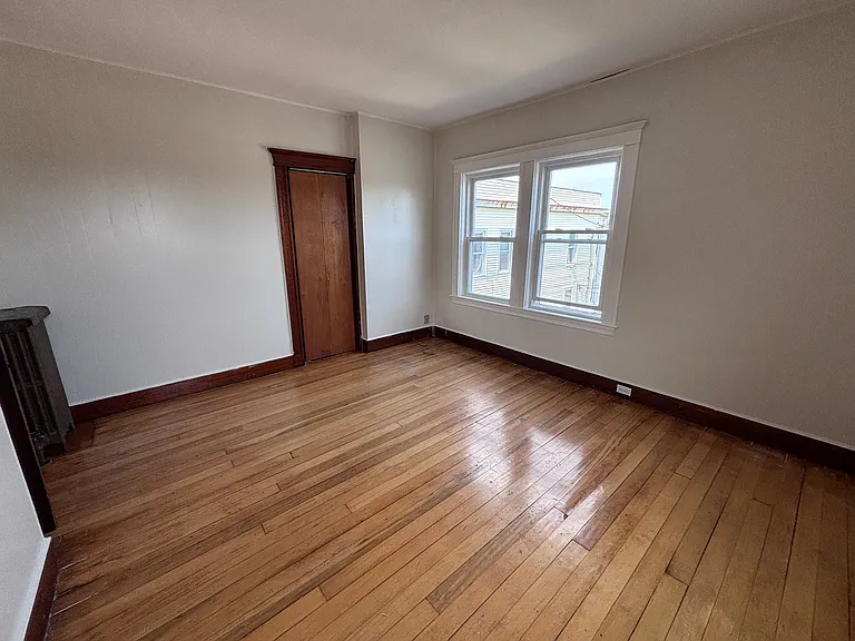 376 McGrath Hwy — Photo 16