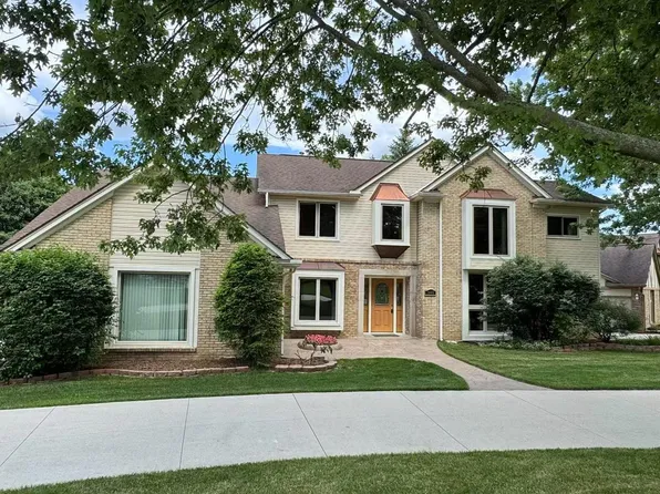 3440 Salem Dr, Rochester Hills, MI 48306