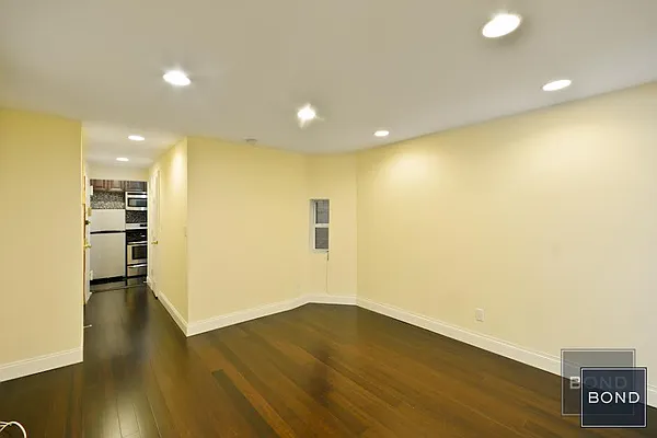 Rented by Bond New York | media 51