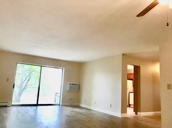 1301 S Finley Rd APT 202, Lombard, IL 60148