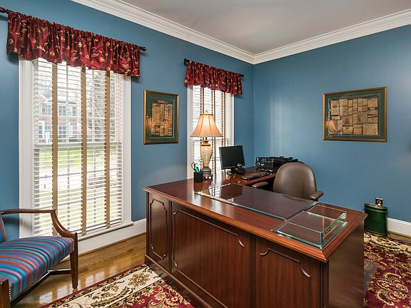 5th image of 1003 Blanton Pl