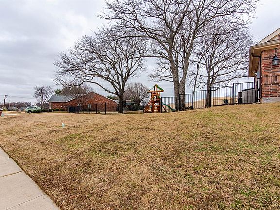 5th image of 1510 Pine Hills Ln