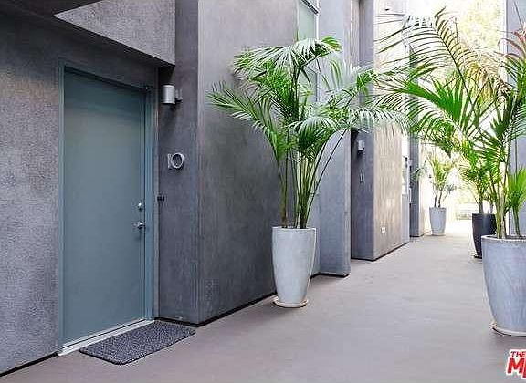 5th image of 1220 N Orange Grove Ave APT 10