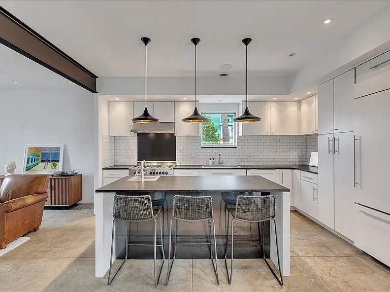 18 Granite St — Photo 37