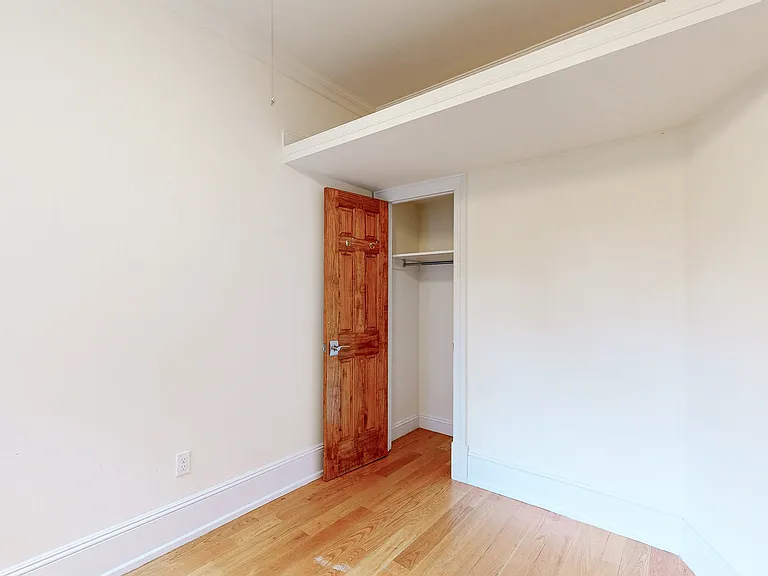 312 W 48th St #22 — Photo 14