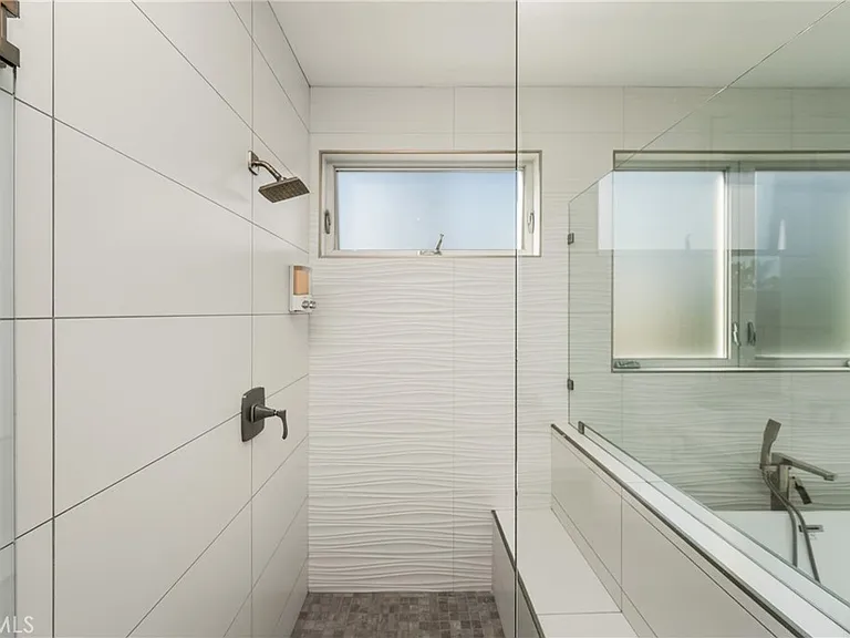 4405 Channel Pl — Photo 39
