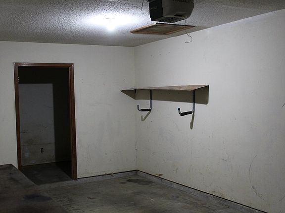 4th image of 1116 University Dr