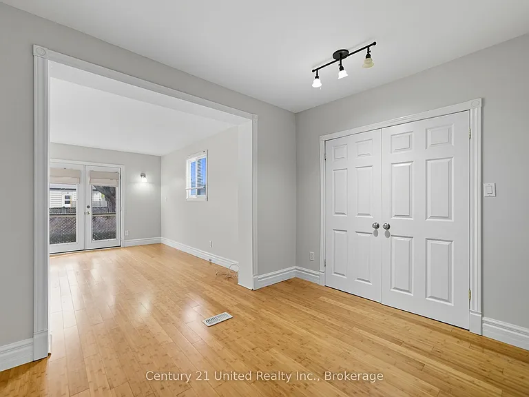 559 Hamilton St — Photo 24