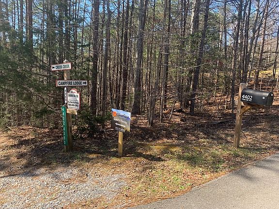 2nd image of 21 Chamberlain Ln Lot 21B