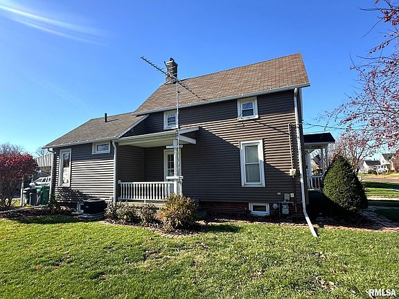3rd image of 1526 E Brooks St