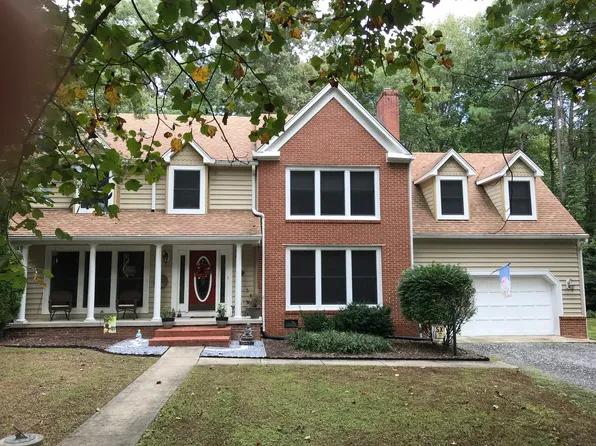 8263 Zynel Ln, King George, VA 22485