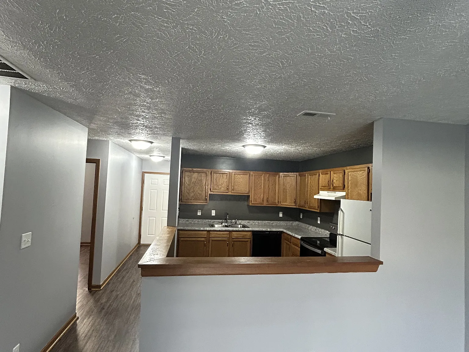 Plaza Ct. - 2849 — Photo 4