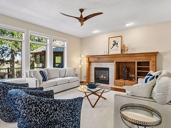 4th image of 1585 Stoneridge Cir