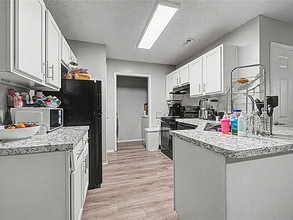 4th image of 1672 N Boxley Ave