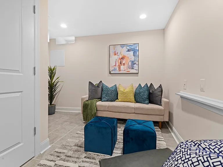 1017 S Bouvier St — Photo 12