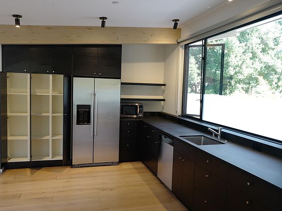 2nd image of 458 Channing Ave