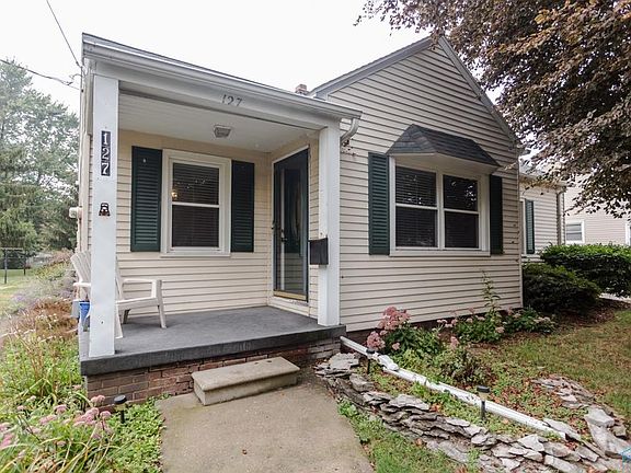 4th image of 127 Helen Dr